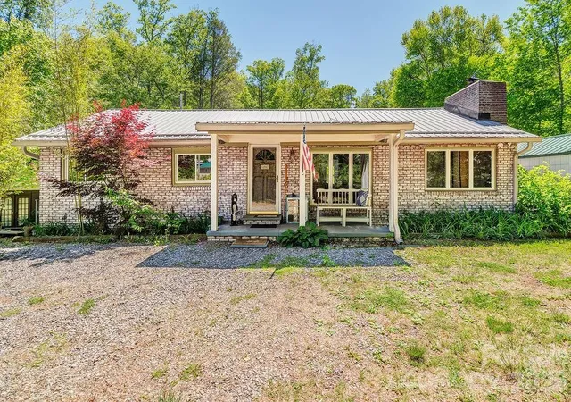 2nd image of 2143 Pisgah Hwy, Candler, NC 28715 | MLS# 4266869