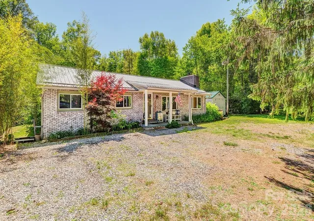 3rd image of 2143 Pisgah Hwy, Candler, NC 28715 | MLS# 4266869
