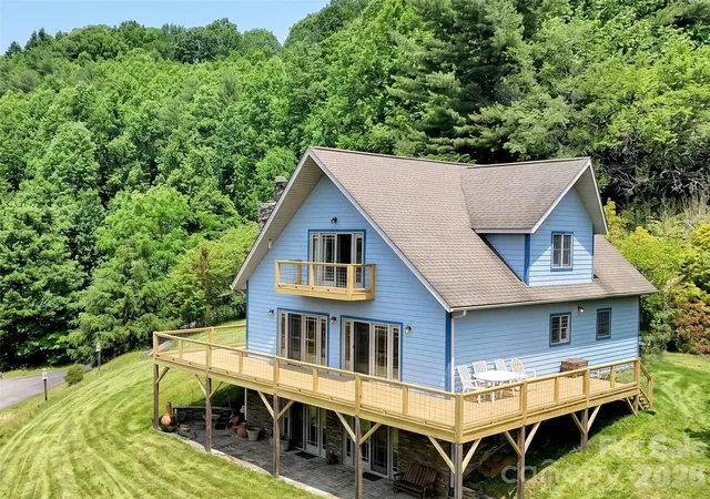 Photo 3 of Single family home for sale at 1592 Piney Hill Rd, Burnsville, NC 28714 | MLS# 4269661 | Listing updated on 2026-09-23