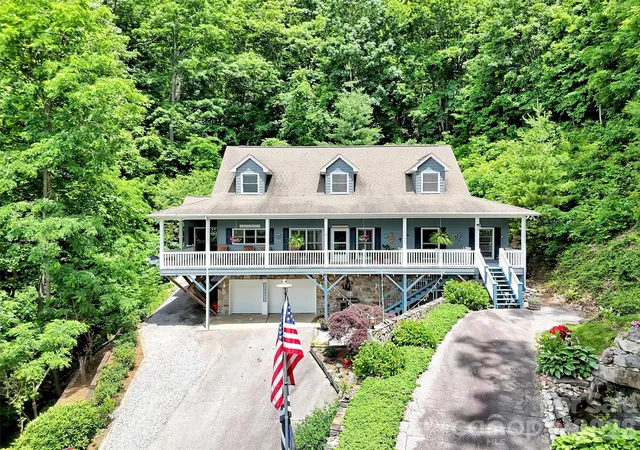 Photo 1 of Single family home for sale at 28 Mountain Breeze Dr, Maggie Valley, NC 28751 | MLS# 4271261 | Listing updated on 2026-09-03