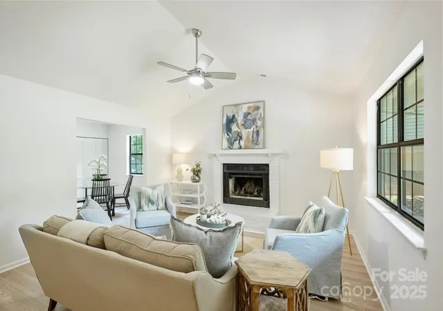Photo 4 of Single family home for sale at 6115 Coltswood Ct, Charlotte, NC 28211 | MLS# 4271652 | Listing updated on 2026-09-25