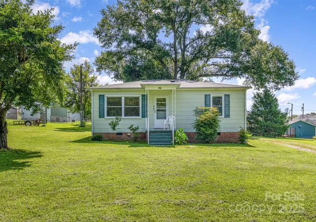 Listing Photo 4 - Condo for sale in building located at 422 Wilson St, Mount Holly, NC 28120