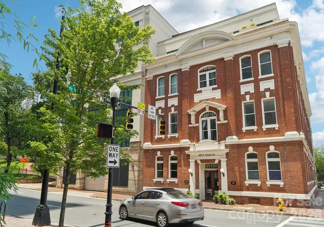 2nd image of 229 N Church St, Charlotte, NC 28202
