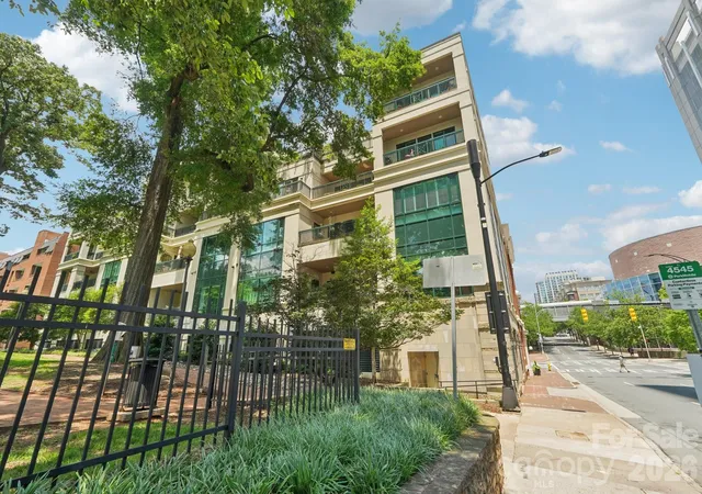 4th image of 229 N Church St, Charlotte, NC 28202