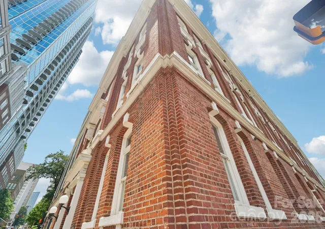 5th image of 229 N Church St, Charlotte, NC 28202