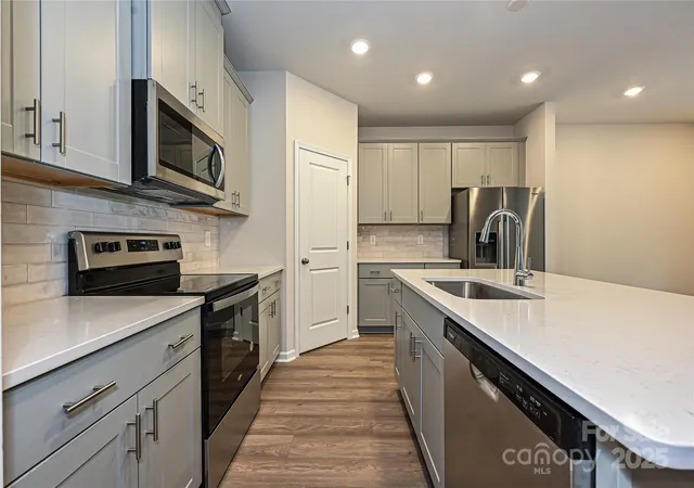 4th image of 2130 Sunflower Cir, Newton, NC 28658 | MLS# 4272987