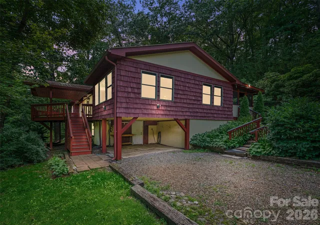 Photo 2 of Single family home for sale at 125 Heartland Ln, Burnsville, NC 28714 | MLS# 4273356 | Listing updated on 2026-09-02