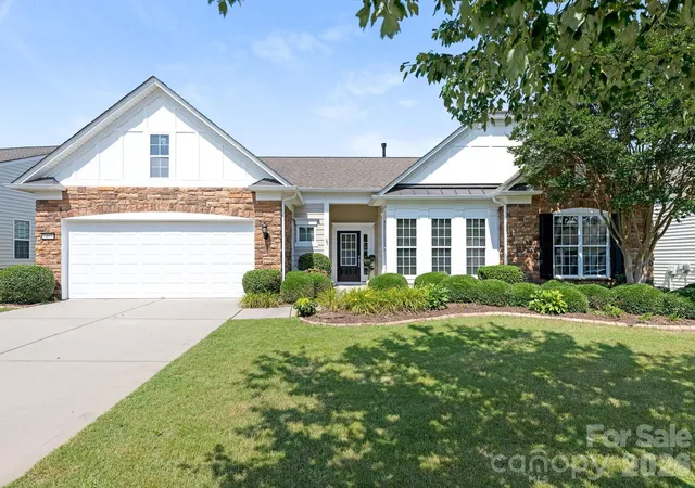 Photo 1 of Single family home for sale at 7057 Shenandoah Dr, Fort Mill, SC 29707 | MLS# 4274329 | Listing updated on 2026-08-14