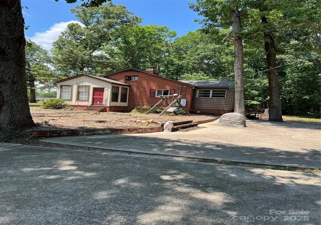 Photo 4 of Single family home for sale at 11204 Williams Rd, Mint Hill, NC 28227 | MLS# 4274437 | Listing updated on 2026-05-21