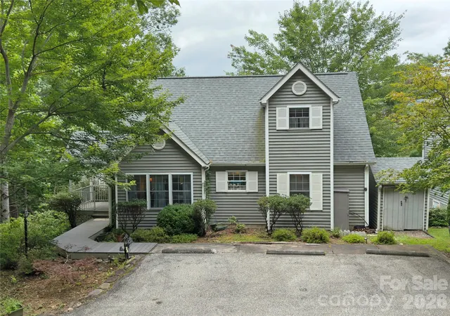 Photo 1 of Single family home for sale at 40 Sanctuary Dr, Burnsville, NC 28714 | MLS# 4274475 | Listing updated on 2026-09-29