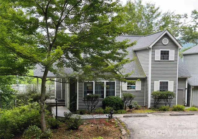Photo 2 of Single family home for sale at 40 Sanctuary Dr, Burnsville, NC 28714 | MLS# 4274475 | Listing updated on 2026-09-29