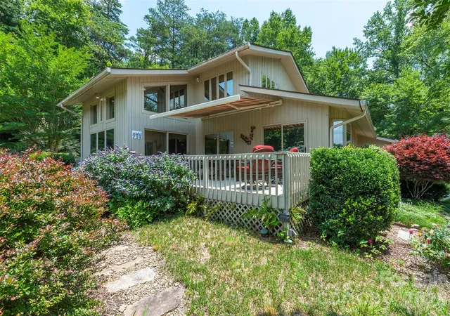 Photo 1 of Single family home for sale at 141 Courtland Ct, Lake Lure, NC 28746 | MLS# 4274567 | Listing updated on 2026-08-28