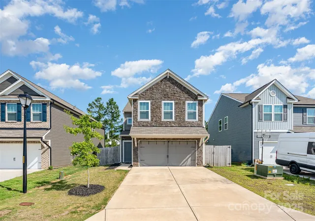 Photo 2 of Single family home for sale at 839 Foxglove Ln, York, SC 29745 | MLS# 4275327 | Listing updated on 2026-09-28
