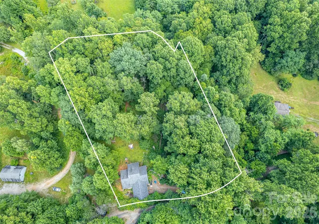 Photo 4 of Single family home for sale at 164 Horseplay Ln, Lake Toxaway, NC 28747 | MLS# 4275462 | Listing updated on 2026-10-02