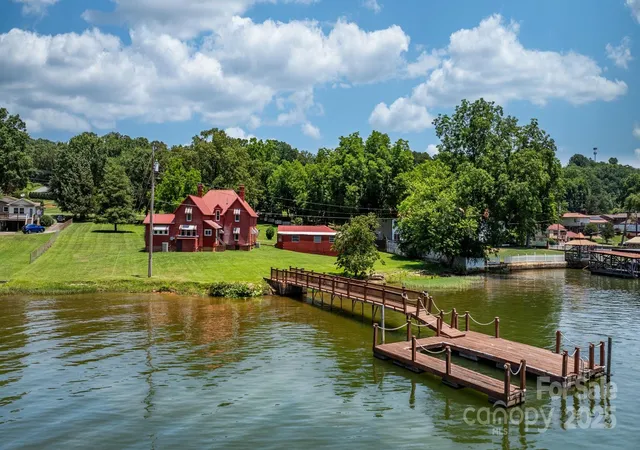 Photo 2 of Single family home for sale at 237 Shiloh Church Rd, Hickory, NC 28601 | MLS# 4275859 | Listing updated on 2026-04-25