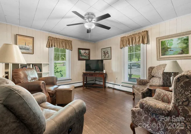 Photo 4 of Single family home for sale at 237 Shiloh Church Rd, Hickory, NC 28601 | MLS# 4275859 | Listing updated on 2026-04-25