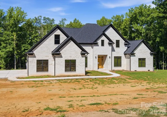 Photo 1 of Single family home for sale at 8018 Fairmont Dr, Waxhaw, NC 28173 | MLS# 4276331 | Listing updated on 2026-10-19