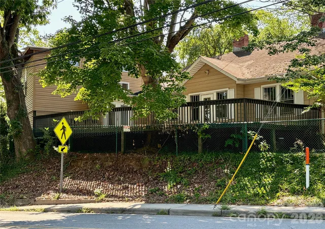 2nd image of 40 Brownwood Ave, Asheville, NC 28806 | MLS# 4276720
