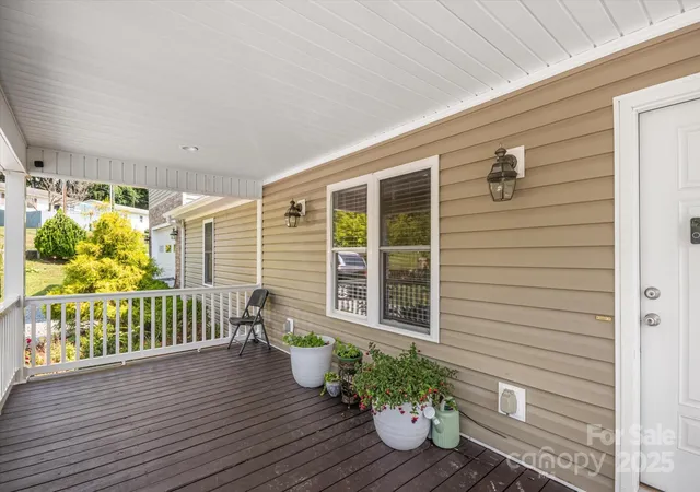 Photo 3 of Single family home for sale at 40 Alabama Ave, Marion, NC 28752 | MLS# 4277488 | Listing updated on 2026-07-29