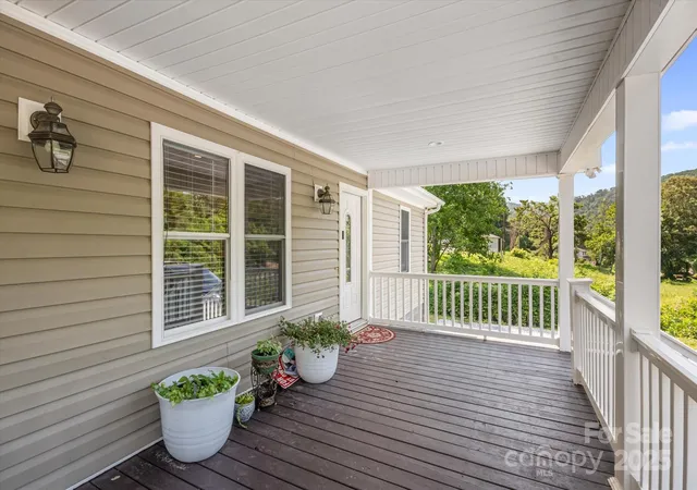 Photo 4 of Single family home for sale at 40 Alabama Ave, Marion, NC 28752 | MLS# 4277488 | Listing updated on 2026-07-29