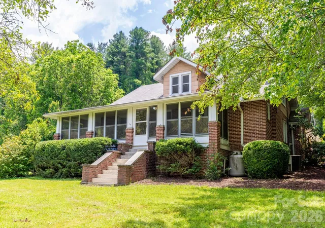 Photo 4 of Single family home for sale at 160 Mclean Rd, Weaverville, NC 28787 | MLS# 4277668 | Listing updated on 2026-09-28