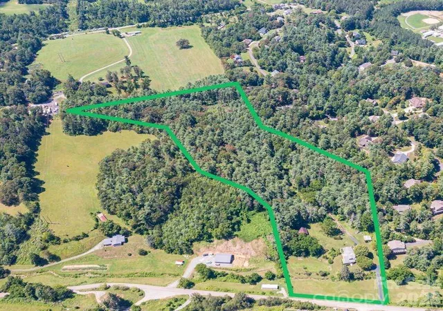 Photo 3 of Single family home for sale at 160 Mclean Rd, Weaverville, NC 28787 | MLS# 4277668 | Listing updated on 2026-09-28