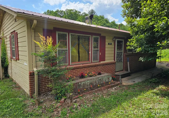 Photo 3 of Single family home for sale at 573 Uptons Landing Rd #79, Marion, NC 28752 | MLS# 4278162 | Listing updated on 2026-10-04