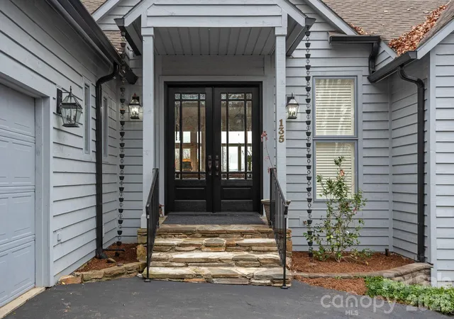 Photo 3 of Single family home for sale at 135 Poplar Loop, Flat Rock, NC 28731 | MLS# 4278408 | Listing updated on 2026-08-11