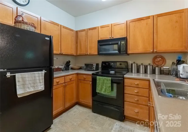 Homes for sale in Asheville, NC | 332 Appeldoorn Cir, Asheville, NC 28803 | MLS# 4279509