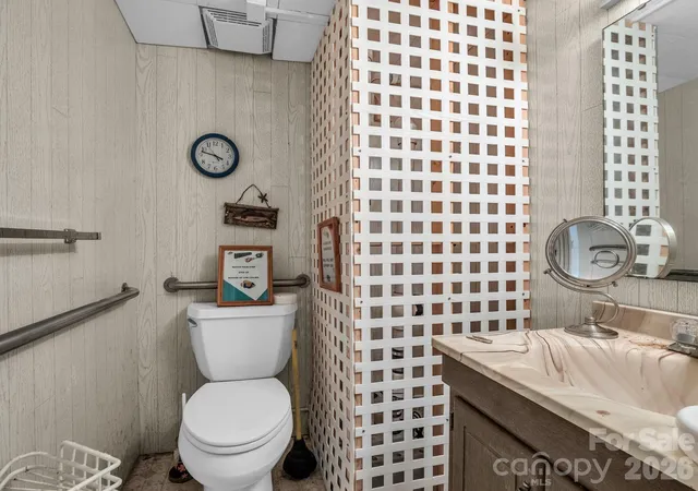 Photo 22 of Single family home for sale at 421 Chickadee Ln, Brevard, NC 28712 | MLS# 4279662 | Listing updated on 2026-08-14