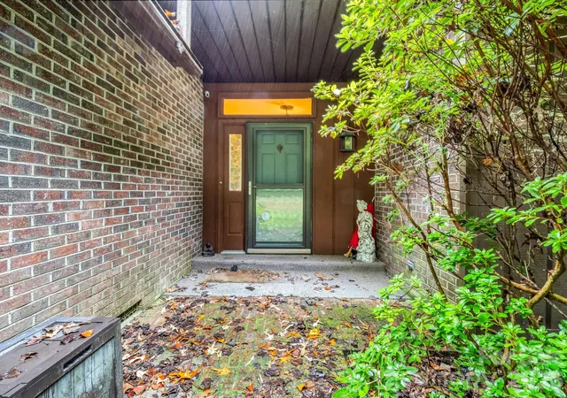 Photo 5 of Single family home for sale at 421 Chickadee Ln, Brevard, NC 28712 | MLS# 4279662 | Listing updated on 2026-08-14