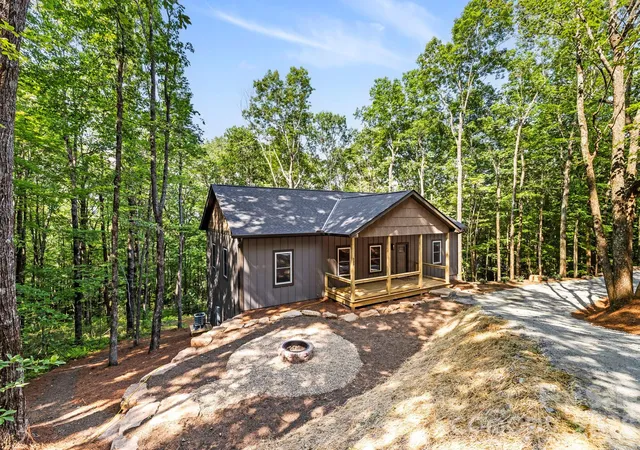 Photo 2 of Single family home for sale at 939 Rocky Mountain Rd, Lake Toxaway, NC 28747 | MLS# 4279855 | Listing updated on 2026-09-02