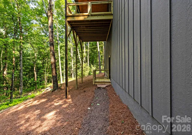 Photo 22 of Single family home for sale at 939 Rocky Mountain Rd, Lake Toxaway, NC 28747 | MLS# 4279855 | Listing updated on 2026-09-02