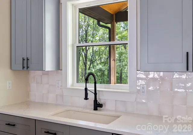 Photo 5 of Single family home for sale at 939 Rocky Mountain Rd, Lake Toxaway, NC 28747 | MLS# 4279855 | Listing updated on 2026-09-02