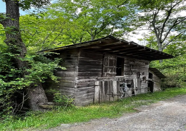 Photo 4 of Single family home for sale at 2255 Nc Hwy 268 W, Wilkesboro, NC 28697 | MLS# 4280174 | Listing updated on 2026-09-13