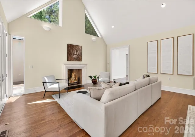 Photo 4 of Single family home for sale at 606 Ardrey Cir, Davidson, NC 28036 | MLS# 4280219 | Listing updated on 2026-09-24