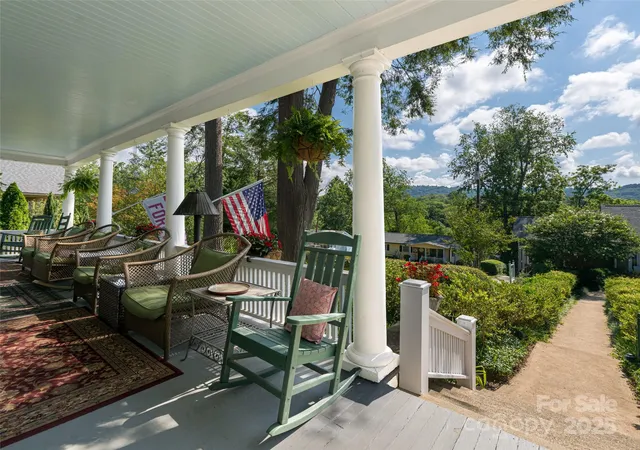 2nd image of 46 Cumberland Cir, Asheville, NC 28801 | MLS# 4280409