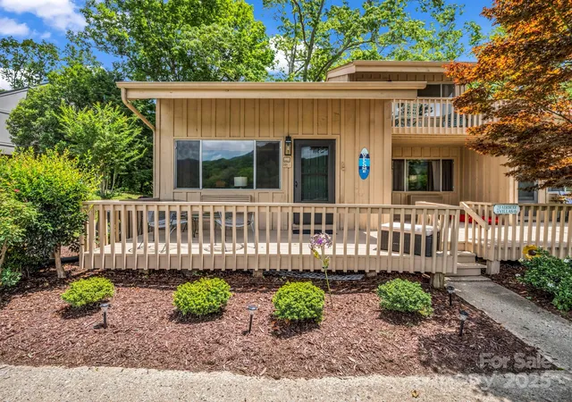 Homes for sale in Lake Lure, NC | 140 W Lake Dr, Lake Lure, NC 28746