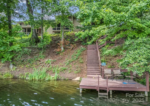 Homes for sale in Lake Lure, NC | 140 West Lake Drive, Lake Lure, NC 28746 | Houzeo