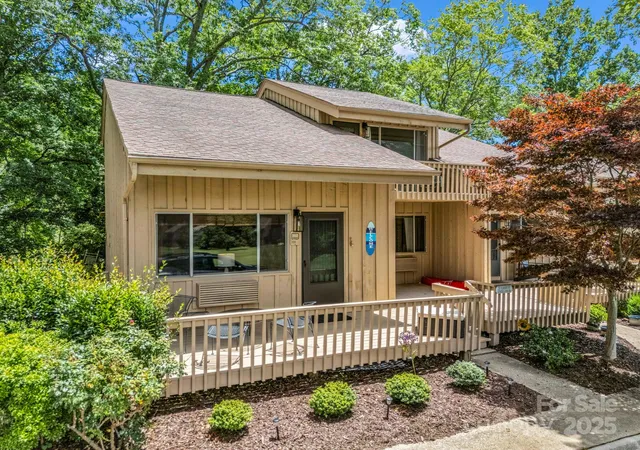 Homes for sale in Lake Lure, NC | 140 W Lake Dr, Lake Lure, NC 28746