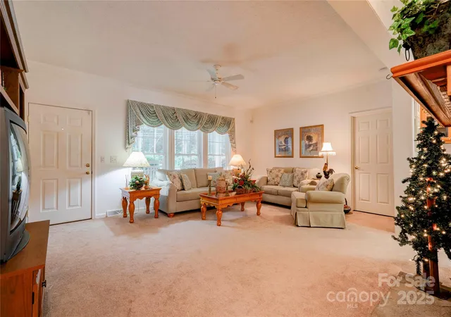 Photo 3 of Single family home for sale at 2606 Greenville Hwy, Flat Rock, NC 28731 | MLS# 4281238 | Listing updated on 2026-08-17