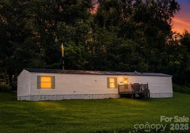 Homes for sale in Spruce Pine, NC | 492 Chestnut Mountain Rd, Spruce Pine, NC 28777 | MLS# 4281456