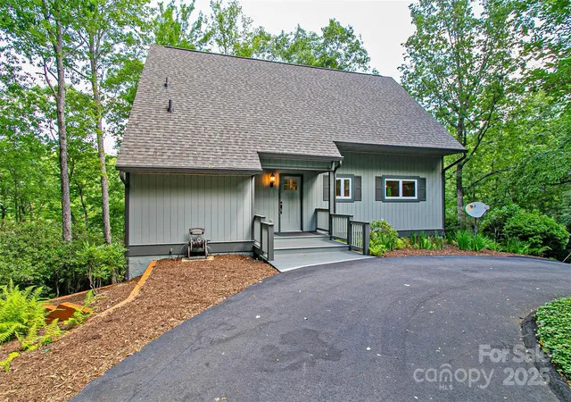 Photo 2 of Single family home for sale at 263 Ugedaliyvi Ct, Brevard, NC 28712 | MLS# 4281622 | Listing updated on 2026-07-27