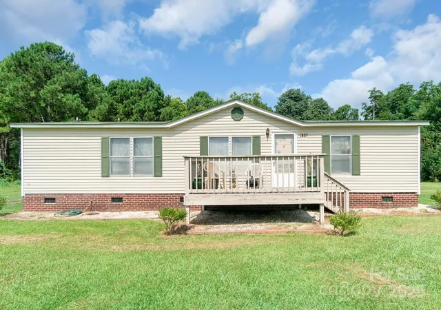 Photo 1 of Single family home for sale at 1827 Brown Rd, Chester, SC | MLS# 4282873 | Listing updated on 2026-04-15