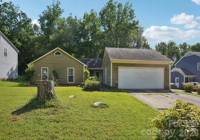 Photo 1 of Single family home for sale at 5531 Doverstone Ct, Charlotte, NC 28208 | MLS# 4282896 | Listing updated on 2026-10-09