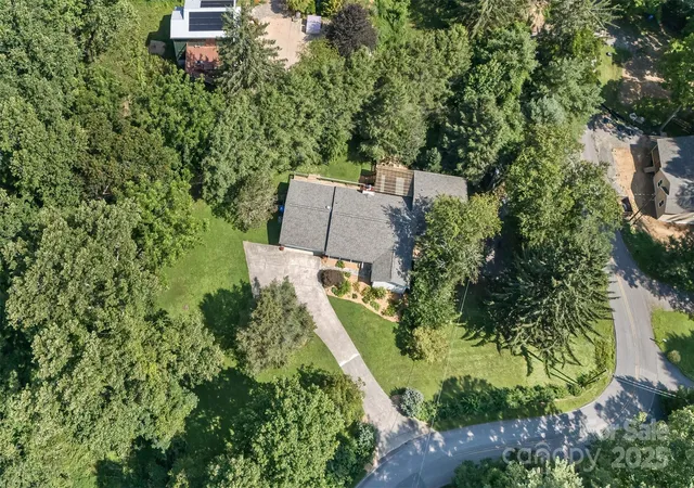 3rd image of 15 Beaverdam Knoll Rd, Asheville, NC 28804 | MLS# 4283730