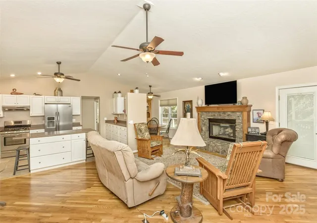 5th image of 15 Beaverdam Knoll Rd, Asheville, NC 28804 | MLS# 4283730