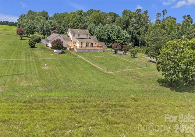 Photo 3 of Single family home for sale at 1144 Old Mountain Rd, Statesville, NC 28677 | MLS# 4284201 | Listing updated on 2026-10-02