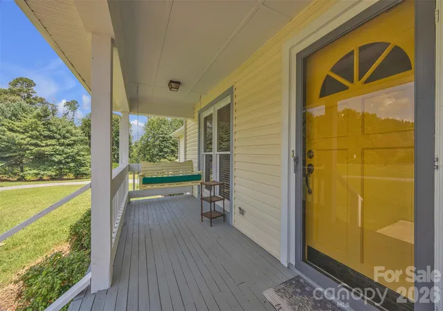 Photo 4 of Single family home for sale at 1144 Old Mountain Rd, Statesville, NC 28677 | MLS# 4284201 | Listing updated on 2026-10-02
