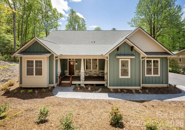 2nd image of 634 Hollybrook Dr, Flat Rock, NC 28731 | MLS# 4284666
